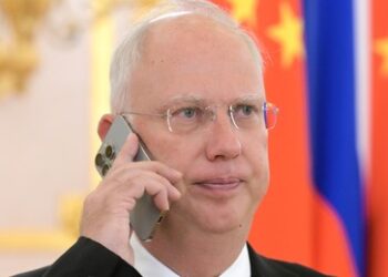 Sondergesandter Dmitrijew: Europa muss Russophobie aufgeben und EU-Spitze austauschen