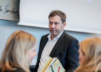 Steuerhammer: Bundesregierung soll Mehrwertsteuererhöhung planen!