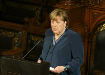 Und Merkel geistert durch Hamburg ...