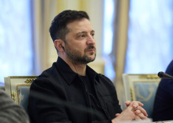 Wegen Blockade von Gesetzen: Selenskij droht Abgeordneten mit Entsendung an die Front