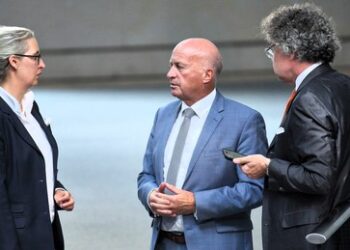 Weidel setzt gegen Lucassen US-kritischen AfD-Kurs zum Iran-Krieg durch