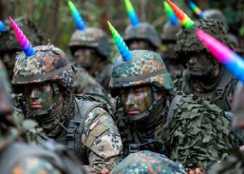 Bundeswehr innovativ: Regenbogenfarbenes Sichtbarkeitshorn im Feldversuch getestet