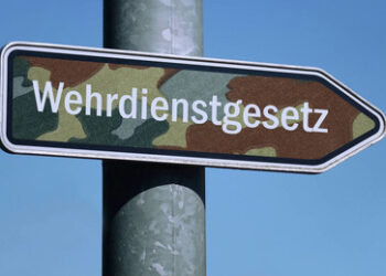 Neues Wehrpflichtgesetz: Alle Männer unter 45 brauchen Genehmigung für längeren Auslandsaufenthalt