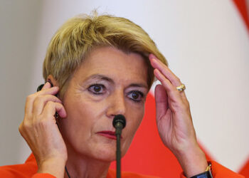 Schweiz: Bundesrätin Keller-Sutter zeigt X nach Grok-Beleidigung an