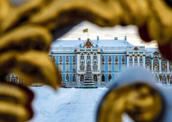 Zarskoje Selo: Chinesische Meister stellen verlorene Wandgemälde von Katharina der Großen nach