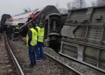 Zugunglück im Gebiet Uljanowsk: Sieben Waggons entgleist – über 400 Menschen an Bord