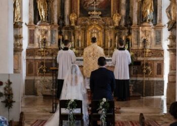 Hochzeit im "alten Ritus": Bistum Augsburg erklärt Trauung eines Identitären für verboten