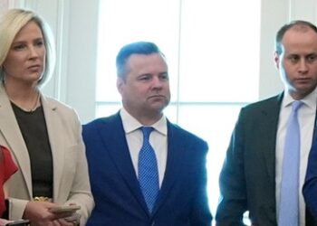 Medien: Massenentlassungen im Amt des Direktors der Nationalen Nachrichtendienste der USA