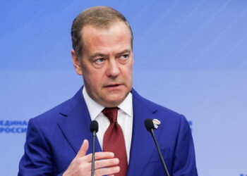 Medwedew nach Haager Schiedsspruch: Russland muss Kiews Armee "weiter zerschlagen"