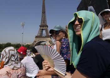 Vize-Bürgermeisterin von Paris macht USA für tödliche Hitzewelle in Frankreich verantwortlich
