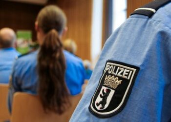 "Zweifel an Verfassungstreue" – AfD-Mitglied wird Wechsel in den gehobenen Polizeidienst untersagt