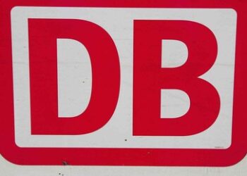 Bahn-Mitarbeiter bei Fahrgast-Attacke lebensgefährlich verletzt