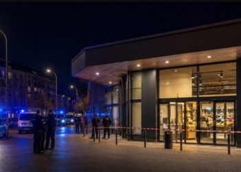 Berlin: Drama in Supermarkt – Frau seit Stunden Geisel eines Mannes