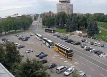 Estnische Staatsbürger vor großen Problemen an überfülltem Grenzübergang zu Russland