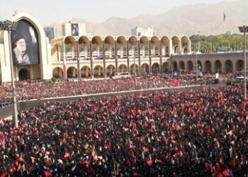 Iran: Beginn der sechstägigen Trauerfeierlichkeiten für den ermordeten obersten Führer Ali Chamenei