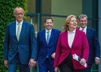 Koalitionsausschuss legt Ergebnisse vor: Reichensteuer und Krankmeldungspflicht
