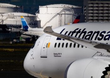 Luftfahrt: Kerosinpreise schießen nach Iran-Angriffen erneut in die Höhe