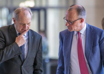 Merz müht sich mit einem neuen Kabinett