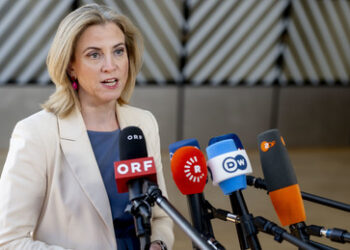 Österreich bestellt russischen Botschafter ein