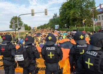 Traute Einigkeit nach AfD-Parteitag: Stadt Erfurt, Polizei und Protestbündnis ziehen positive Bilanz