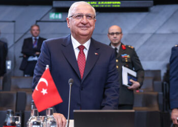 Türkischer Verteidigungsminister: NATO erlebt keine Krise, sondern passt sich der Sicherheitslage an