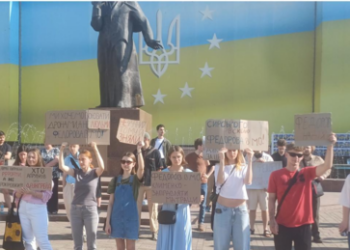 Ukraine: Landesweite Proteste gegen Entlassung des Verteidigungsministers Fjodorow