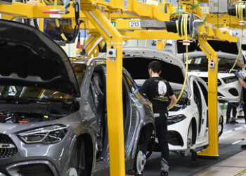 Warnsignal in der Autoindustrie: Mercedes-Benz senkt Umsatzprognose