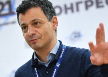 Xi Jinping überreicht russischen Chemiker den chinesischen Staatspreis