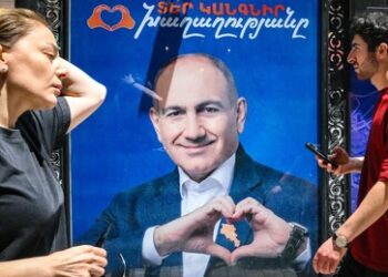 Armenisches Kabinett tritt gemeinsam mit Paschinjan zurück
