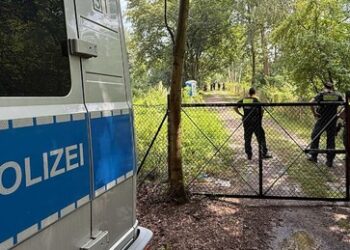 Berlin: CSD-Amokfahrer unter Polizeischutz beerdigt – Ermittler präsentieren zweites Handy