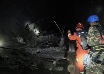 Flut in Nepal: Bereits über 900 Opfer, Gefahr weiterer Überschwemmungen hält an