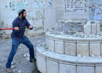 Israelischer Abgeordneter zerstört Palästinenser-Denkmal im Westjordanland