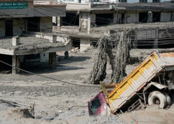 Nach Sturzflut an Nepal-Tibet-Grenze: Zahl der Vermissten übersteigt 1.300 – darunter acht Deutsche