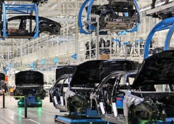 Niedrigster Stand beim Personal seit 2005 – Massiver Jobabbau in der Automobilindustrie