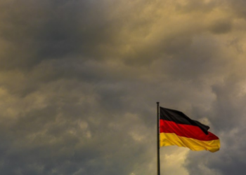 Panikanfall der EU-"Eliten" vor funktionierender Demokratie in Ostdeutschland