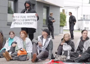 Proteste gegen Kooperation mit Israel: Friedensaktivisten blockieren BRD-Rüstungsfirmen