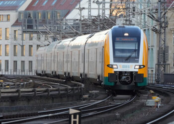 RE1: Wichtigste Bahnlinie Brandenburgs leidet unter Dauerbau