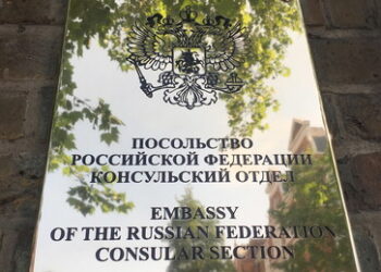 Russische Botschaft in Großbritannien bestätigt: London sucht militärische Kontakte zu Moskau