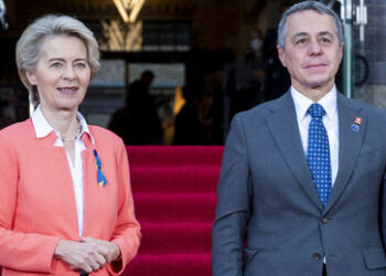 Schweiz weitet Russland-Sanktionen aus und rückt damit die Neutralitätsinitiative ins Zentrum