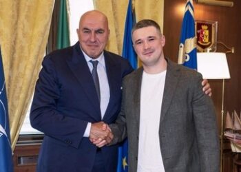 Ukraine: Krieg verlief nicht nach Plan – die Karriere des Ex-Verteidigungsministers dagegen schon