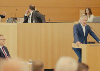 Voigt bleibt - AfD scheitert erneut mit Misstrauensvotum in Thüringen