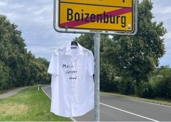 "Das letzte Hemd": Staatsschutz nimmt geheimnisvolle Protestaktion in den Blick