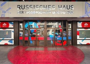 Berliner BSW-Protest zur Regierungsattacke gegen das Russische Haus