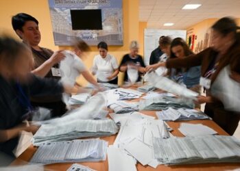 Duma-Wahlen: "Einiges Russland" holt absolute Mehrheit – Rekorde an Störversuchen