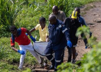 Dutzende Tote bei doppelter Schusswaffenattacke in Südafrika