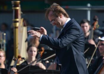 Fabio Mastrangelo inszeniert in Neapel vergessene Oper über Russland