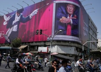 Iran baut Militärkapazitäten in Hormus wieder auf: Trump erwägt neue Schläge