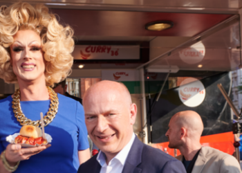 Kinderporno-Skandal in Berlin: Dragqueen Jurassica Parka verurteilt – nur zehn Monate Bewährung