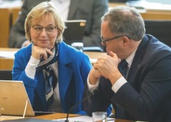 Machterhalt in Thüringen: Voigt und Wolf erklären Fortsetzung des "3-plus-1-Formats"