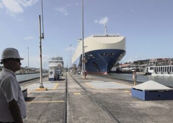 Panamakanal lockert Beschränkungen nach September-Regen – Engpass und Wasserdefizit bleiben